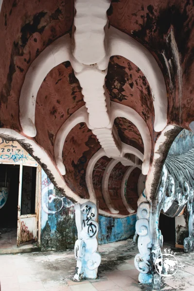 parc-abandonnee-interieur-decors